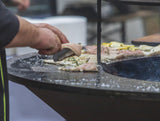 Barbacoa grande en negro con plancha acero y grill