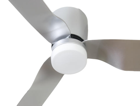 Ventilador de techo DC plata con aspas de ABS 132cm y luz para 35m2