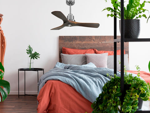 Ventilador de techo Reversible Termostato Dimable Wifi Motor DC Techos Inclinados Mando a Distancia Luz tres tonos Hypersilence Memoria 4