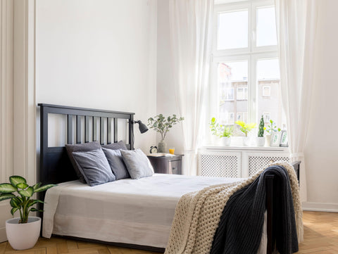 Ventilador de techo Reversible Termostato Dimable Wifi Motor DC Techos Inclinados Mando a Distancia Luz tres tonos Hypersilence Memoria 2