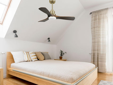 Ventilador de techo Reversible Termostato Dimable Wifi Motor DC Techos Inclinados Mando a Distancia Luz tres tonos Hypersilence Memoria 6