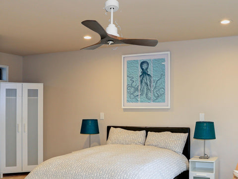 Ventilador de techo Reversible Termostato Dimable Wifi Motor DC Techos Inclinados Mando a Distancia Luz tres tonos Hypersilence Memoria 2