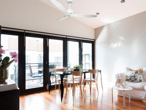 Ventilador de techo Modo Invierno/Verano Termostato Dimable Wifi Motor DC Techos Inclinados Mando a Distancia Luz tres tonos Hypersilence Memoria