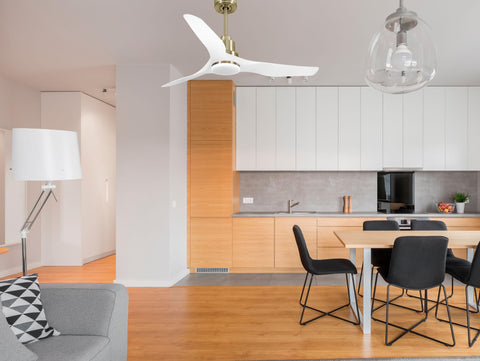 Ventilador de techo Reversible Termostato Dimable Wifi Motor DC Techos Inclinados Mando a Distancia Luz tres tonos Adaptador 2/3 Aspas Hypersilence Memoria 3