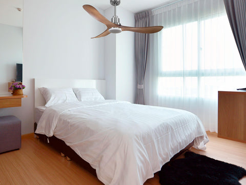 Ventilador de techo Reversible Termostato Dimable Wifi Motor DC Techos Inclinados Mando a Distancia Luz tres tonos Hypersilence Memoria 6