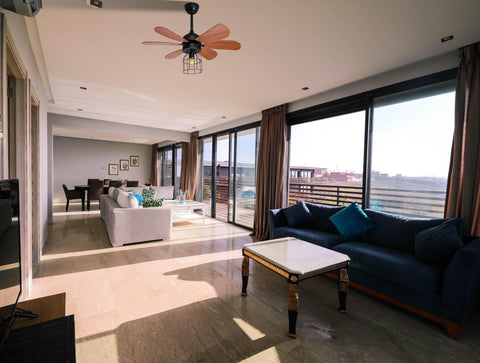 Ventilador de techo DC marrÃ³n con aspas de 91cm y luz para 15m2