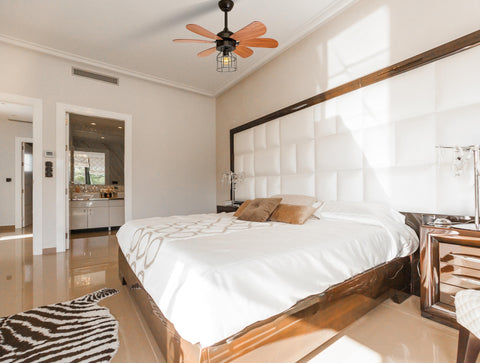 Ventilador de techo DC marrÃ³n con aspas de 91cm y luz para 15m2