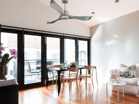 Ventilador de techo Reversible Termostato Dimable Wifi Motor DC Techos Inclinados Mando a Distancia Luz tres tonos Memoria 6