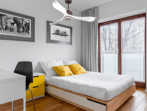 Ventilador de techo Reversible Termostato Dimable Wifi Motor DC Techos Inclinados Mando a Distancia Luz tres tonos Adaptador 2/3 Aspas Hypersilence Memoria 5