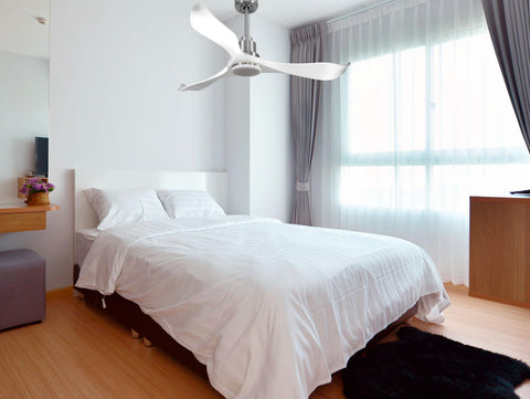 Ventilador de techo Reversible Termostato Dimable Wifi Motor DC Techos Inclinados Mando a Distancia Luz tres tonos Adaptador 2/3 Aspas Hypersilence Memoria 5