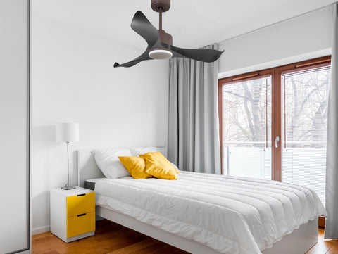 Ventilador de techo Reversible Termostato Dimable Wifi Motor DC Techos Inclinados Mando a Distancia Luz tres tonos Adaptador 2/3 Aspas Hypersilence Memoria 5