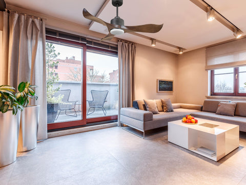 Ventilador de techo Reversible Termostato Dimable Wifi Motor DC Techos Inclinados Mando a Distancia Luz tres tonos Adaptador 2/3 Aspas Hypersilence Memoria 7